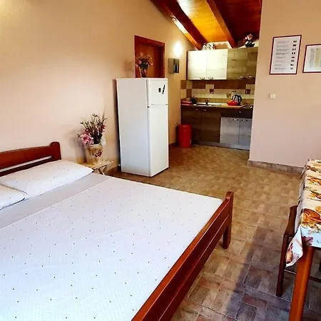 Julija Apartment *