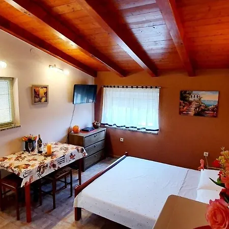 Julija Apartment