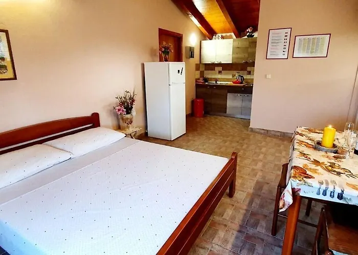 Julija Apartment *