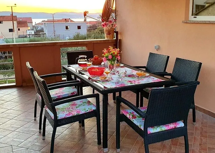Julija Apartment *