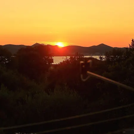 Julija - Big Terrace And Grill Bibinje